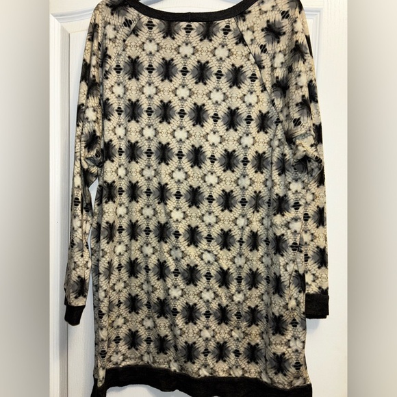 P & Rose Black Cream Patterned Sweater | Soft Cozy Tunic Top (XL) - Picture 4 of 4